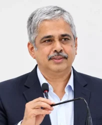 vice-chancellor-prasad-wadegaonkar vice-chancellor-prasad-wadegaonkar